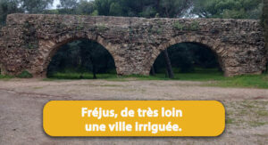 Ruine de l’aqueduc de Fréjus, vieux de plus de 2000 ans